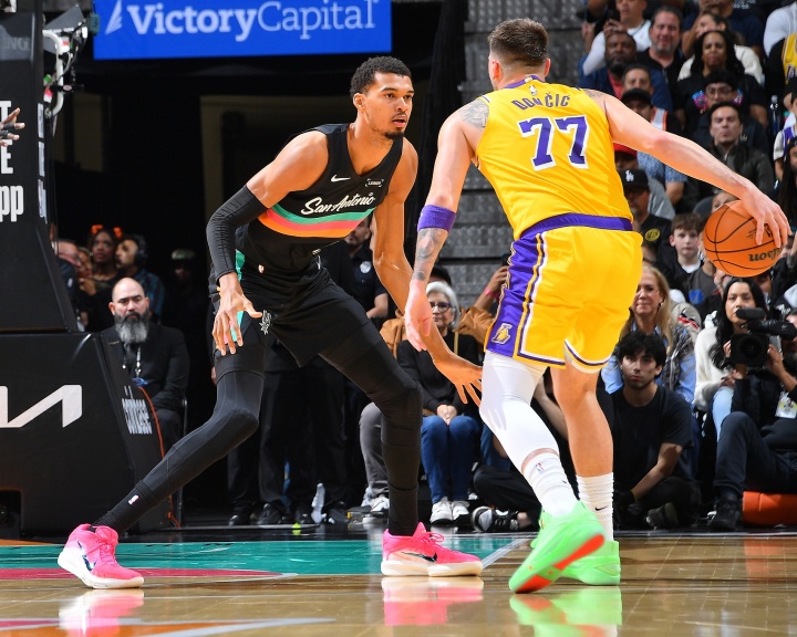 ESPN预测新赛季奖项：文班包揽MVP+DPOY 东契奇得分王
